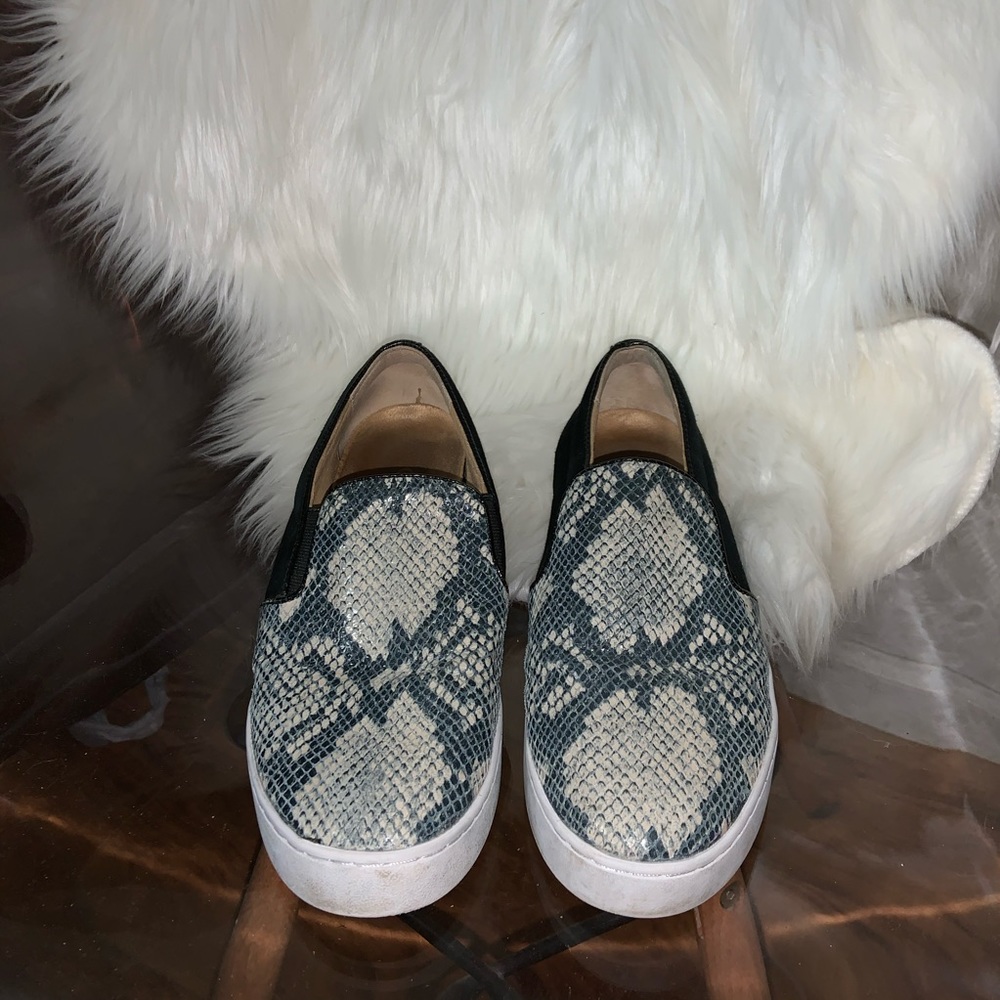 Vionic Sneakers